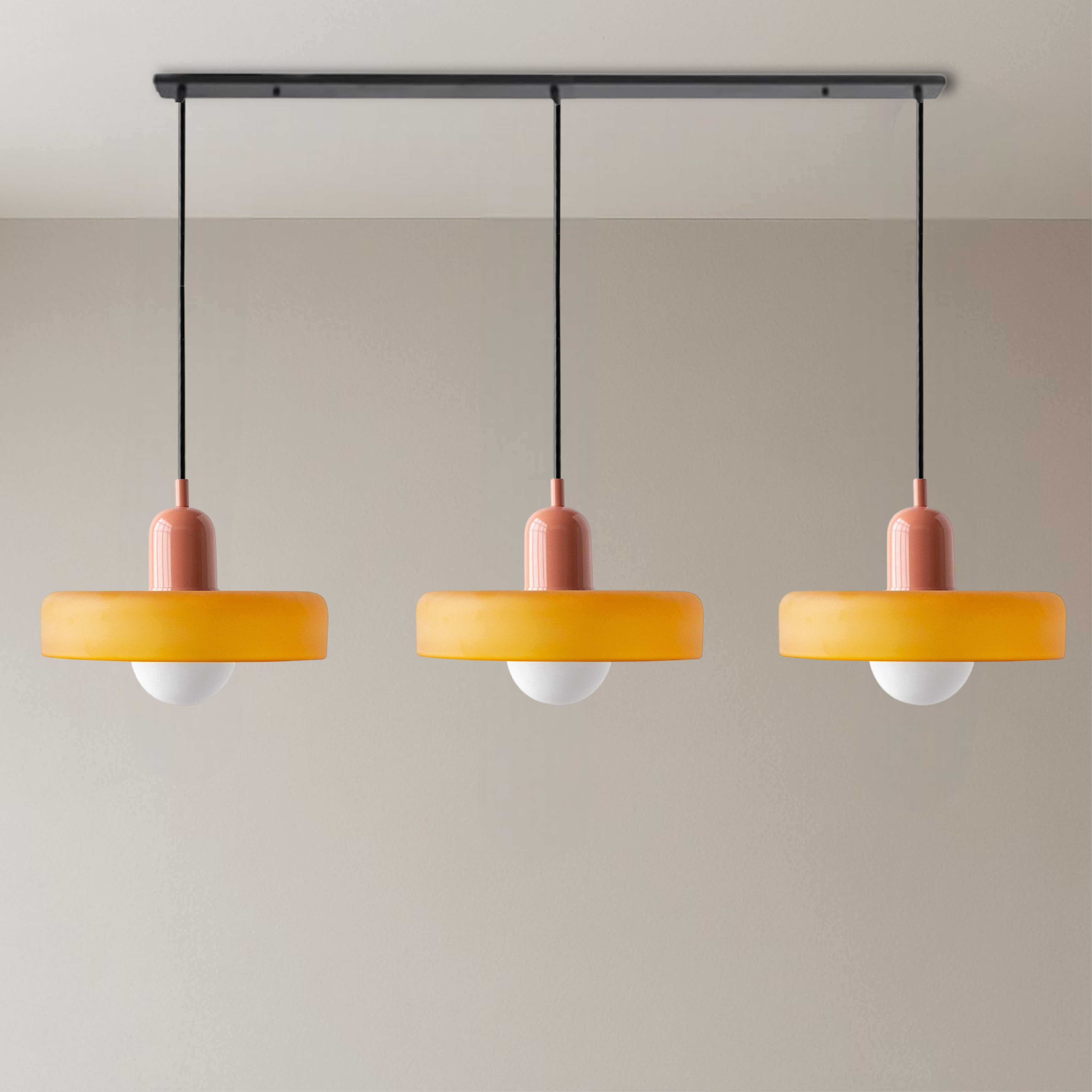 Lampada a sospensione Bauhaus a 3 teste in vetro colorato