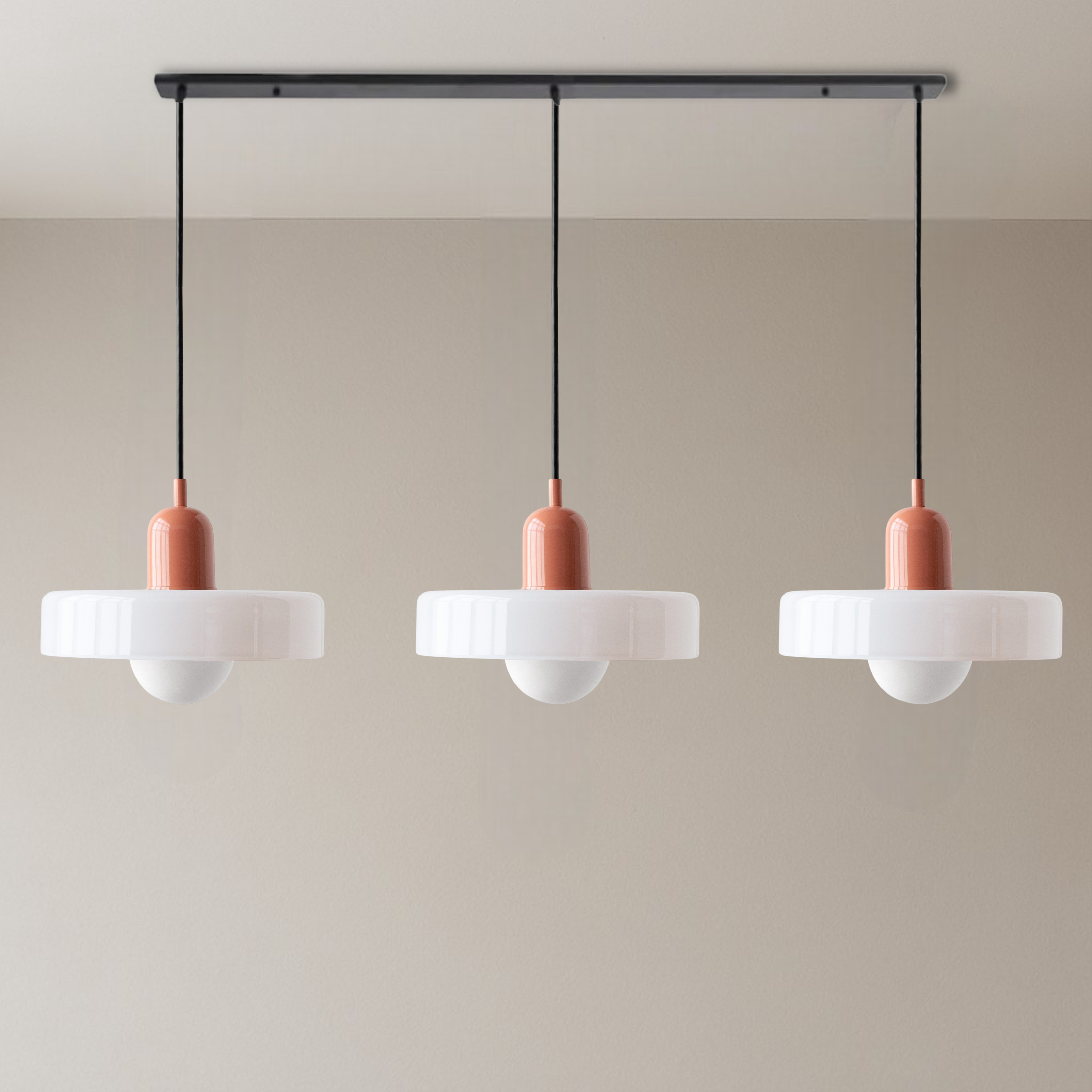 Lampada a sospensione Bauhaus a 3 teste in vetro colorato