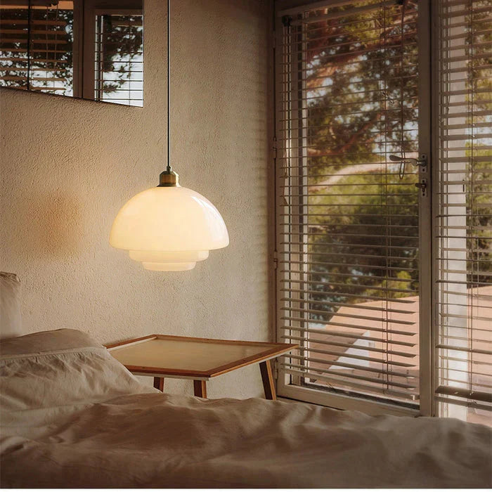 Lampada a sospensione in vetro bianco latte