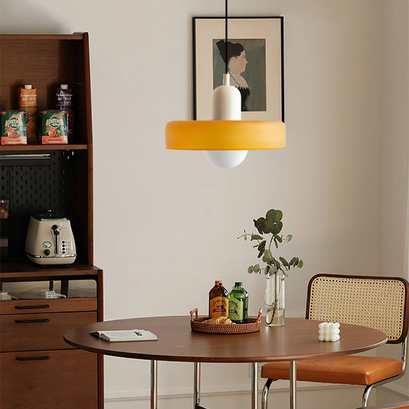 Lampada a sospensione Bauhaus in vetro colorato