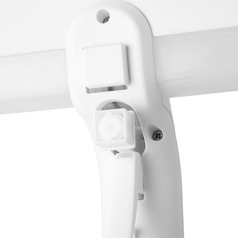 Brosse de nettoyage pour vitres avec spray intégré pour une utilisation pratique