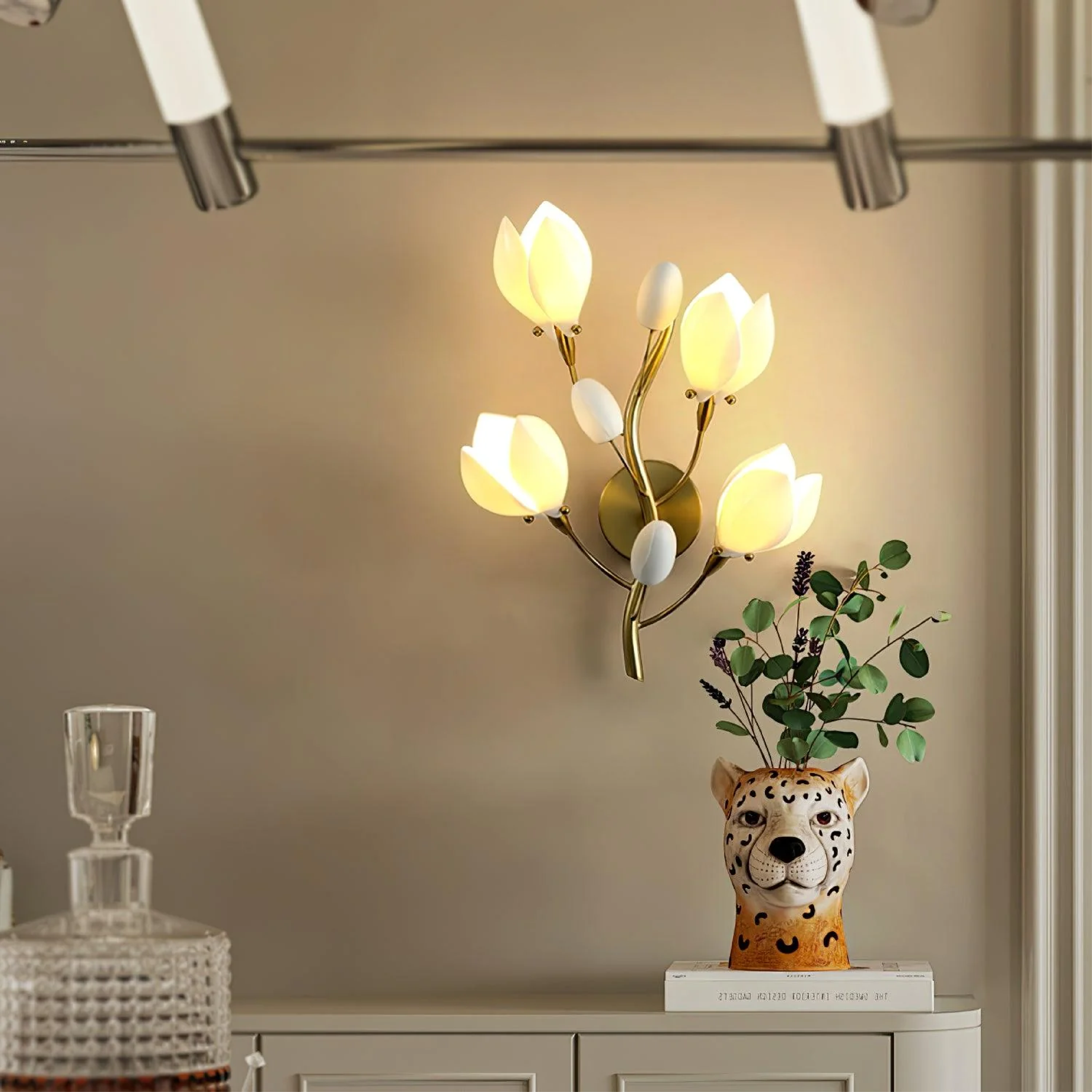 Lampada da parete a fiori in ceramica