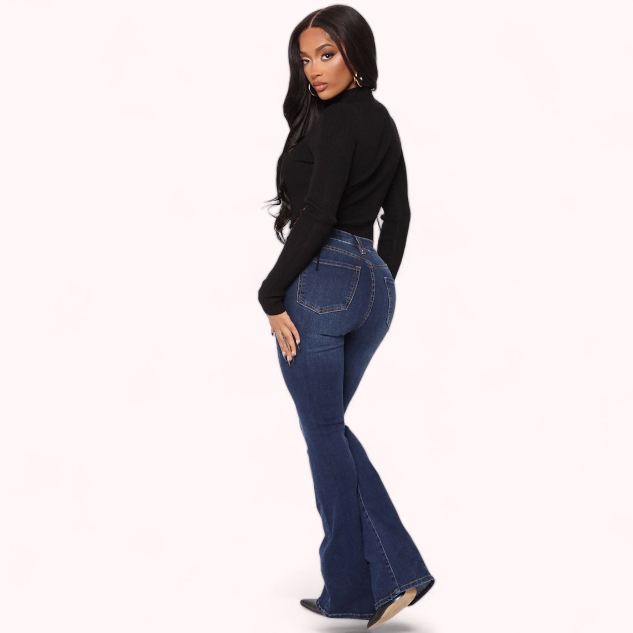Jean femme taille haute courbe lift en bleu foncé, denim de qualité durable, style polyvalent pour toutes occasions