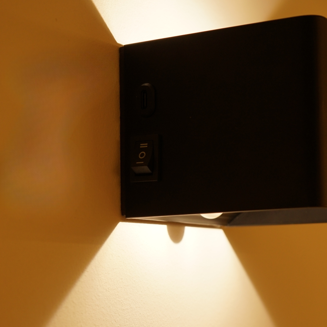 Applique Murale RVB Sans Fil RadiantGlow | Ambiance Chaleureuse et Design Sophistiqué