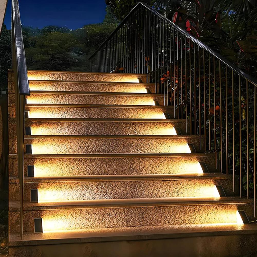 Lampade solari per scale esterne