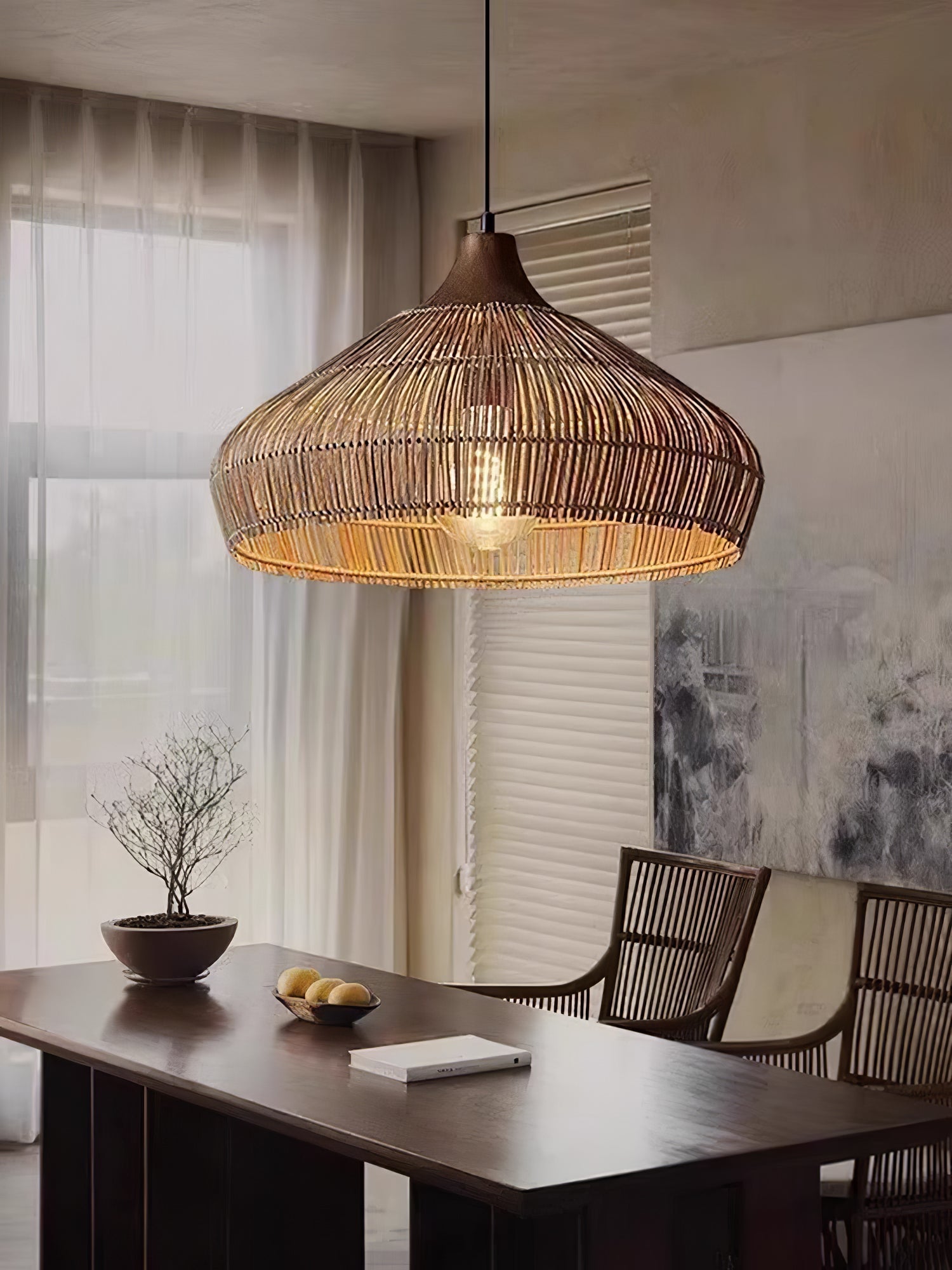 Lampada sospesa in vimini e rattan