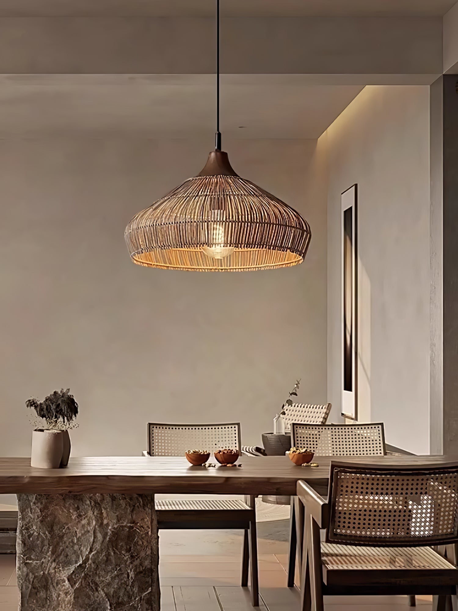 Lampada sospesa in vimini e rattan