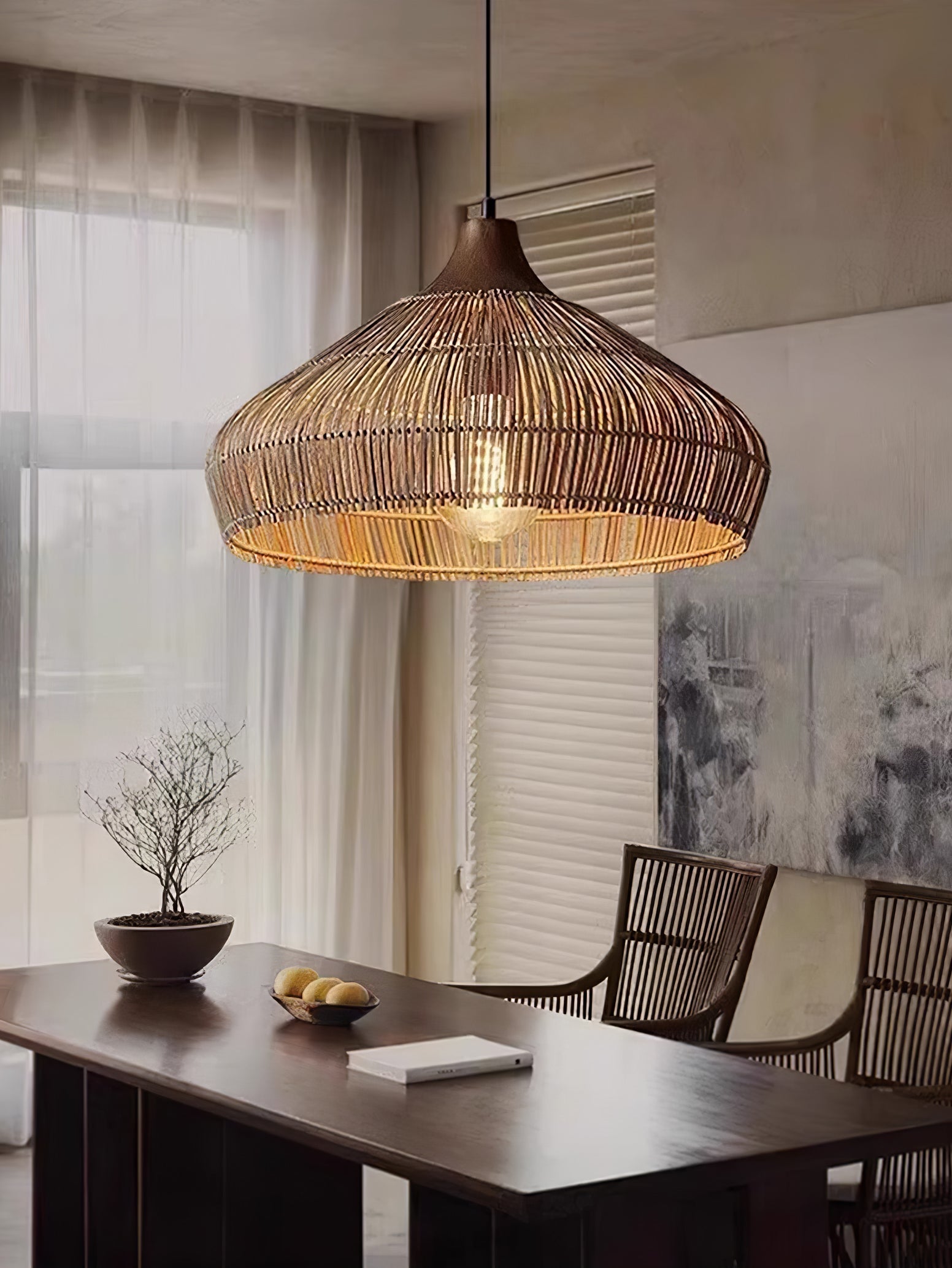 Lampada sospesa in vimini e rattan
