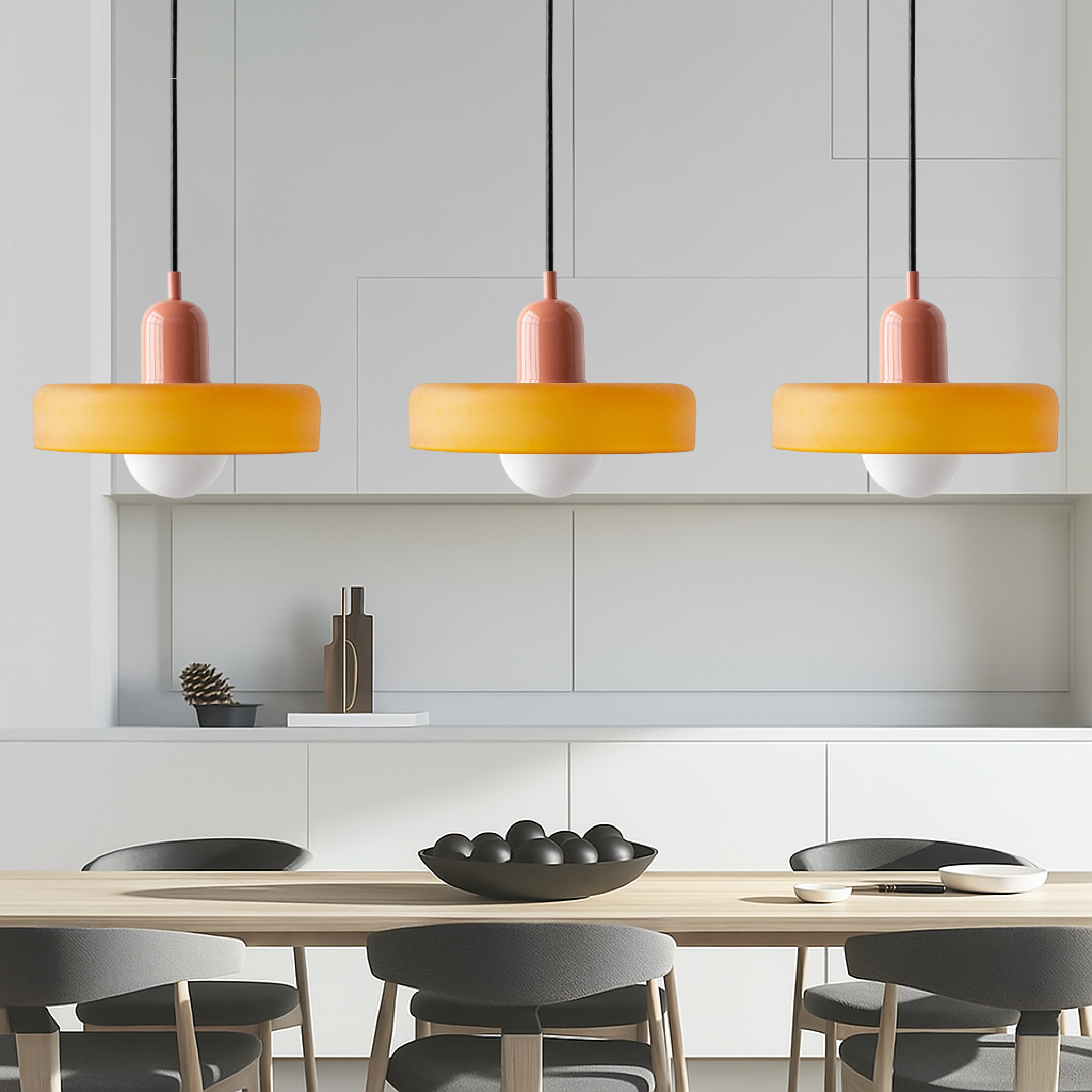 Lampada a sospensione Bauhaus a 3 teste in vetro colorato
